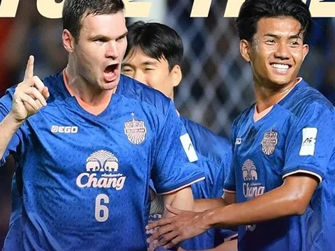 Buriram United thắng Shanghai Shenhua 2-0 trong thế hơn người
