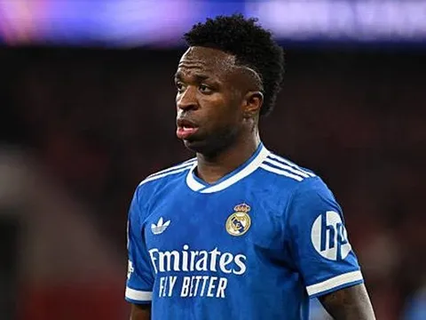 Vinicius và vũ điệu kiêu hãnh giữa tâm bão tại Da Luz