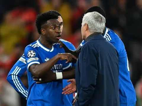 Alexander-Arnold gọi vụ lăng mạ Vinicius là nỗi ô nhục