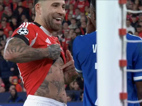 Otamendi khoe hình xăm World Cup dằn mặt Vinicius