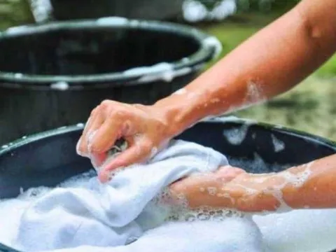 Vì sao mùng 1, mùng 2 Tết kiêng giặt quần áo? Lý do ông bà xưa dặn kẻo hao tài lộc