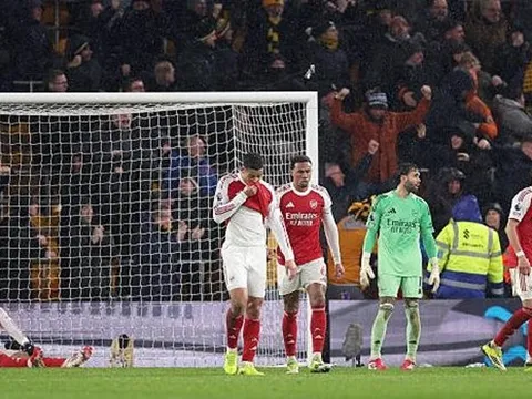 Phản lưới nhà phút 90+4', Arsenal đánh rơi chiến thắng