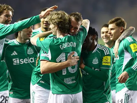 Gordon lập cú poker, Newcastle giành thắng lợi 6-1 tại Champions League