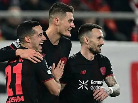 Ghi 2 bàn trong 144 giây, Schick giúp Leverkusen hạ Olympiacos