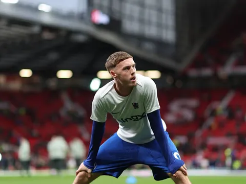 Bạn thân tuyên bố đưa Cole Palmer về MU