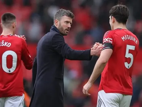 Carrick rộng cửa dẫn dắt Man Utd khi 5 đối thủ rút lui