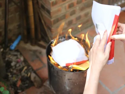 Hết Tết Bính Ngọ 2026, nhẩm khấn điều này khi làm lễ hóa vàng để cả năm đủ đầy, trọn vẹn