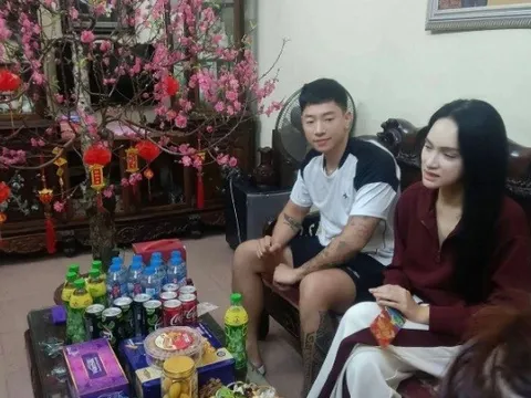 Hoa hậu Hương Giang ra mắt nhà bạn trai?