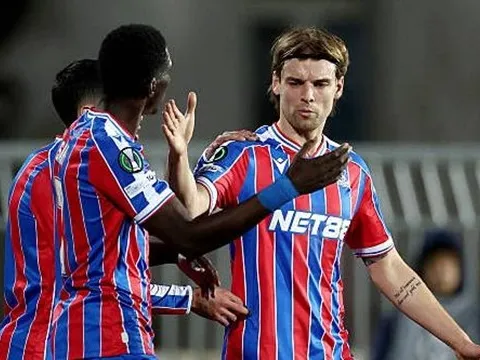 Sai lầm hàng thủ khiến Crystal Palace đánh rơi chiến thắng