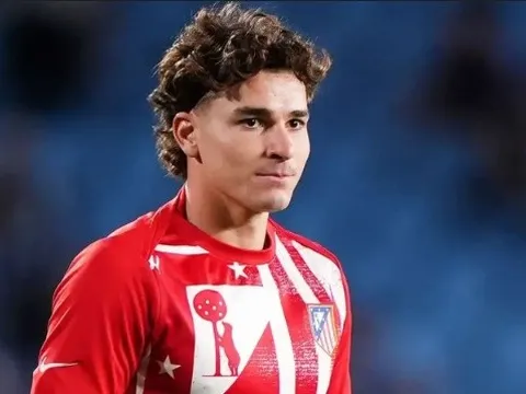 Julian Alvarez đạt thỏa thuận gia nhập Barcelona