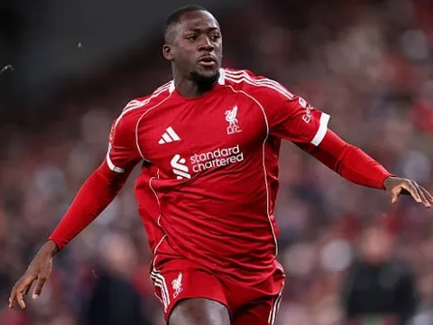 Konate là quân bài domino trong kỳ chuyển nhượng của Liverpool