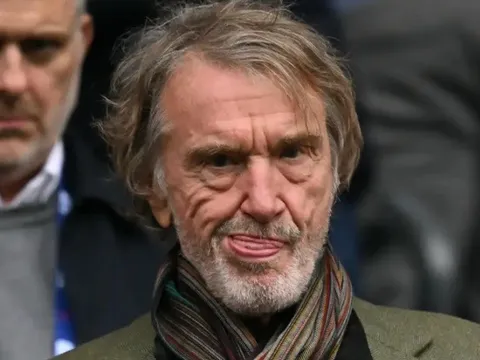 Sir Jim Ratcliffe và hai năm bẽ bàng tại Man Utd