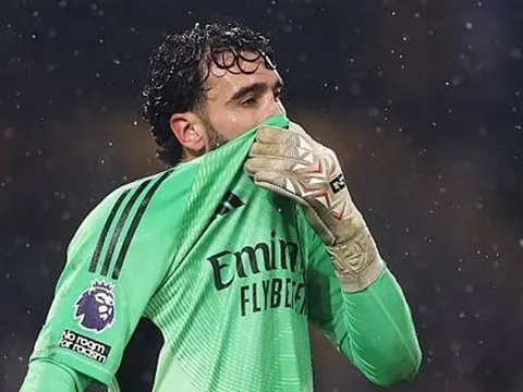 David Raya và nỗi ám ảnh sút xa hại Arsenal