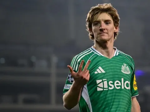 Liverpool dẫn đầu cuộc đua chiêu mộ Gordon