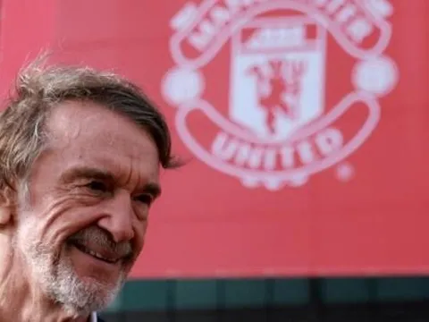 Hai bộ mặt trái ngược của tỷ phú Ratcliffe đang làm hại Man Utd