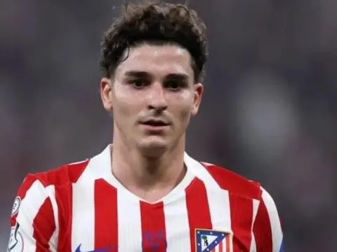 Đại diện Julian Alvarez bác bỏ tin đồn gia nhập Barcelona