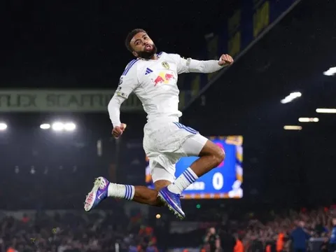 Liverpool hỏi mua Jayden Bogle vì khủng hoảng hậu vệ