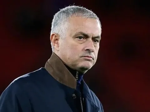 Mourinho thừa nhận Benfica bất ổn tâm lý vụ Vinicius