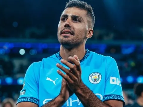 Pep Guardiola thúc giục Man City giữ chân bằng được Rodri