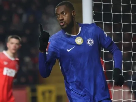 Nghịch lý Tosin Adarabioyo tại Chelsea trước màn chạm trán Burnley