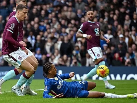 Chelsea dẫn Burnley sau tình huống VAR thót tim