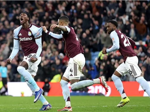 Abraham hóa người hùng, Aston Villa chia điểm nghẹt thở với Leeds