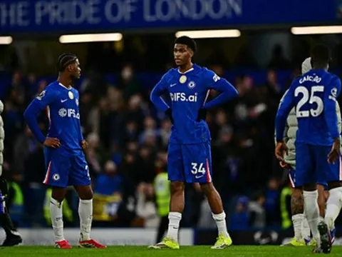 4 vấn đề khiến Chelsea chia điểm với Burnley