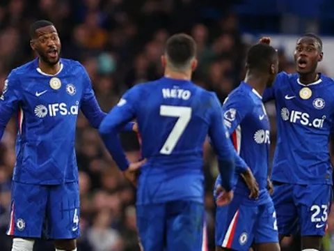 Chuyên gia Sky Sports cảnh báo thái độ tự hủy của Chelsea