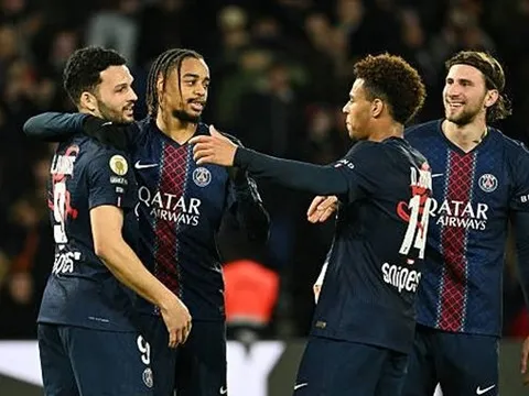 Thắng đậm Metz, PSG chính thức leo lên đỉnh bảng Ligue 1
