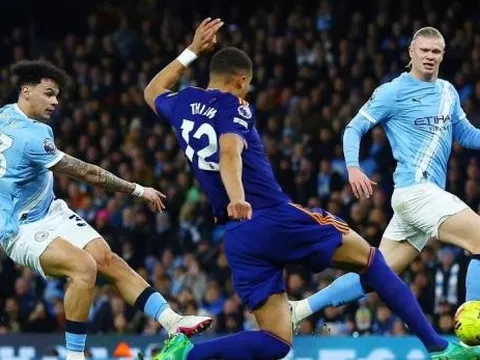 Man City áp sát Arsenal sau trận thắng kịch tính trước Newcastle