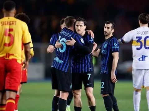 Thắng Lecce 2-0 nhờ dàn kép phụ, Inter bỏ xa Milan 10 điểm