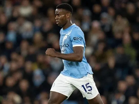 Guehi thừa nhận thay đổi lối chơi hoàn toàn tại Man City