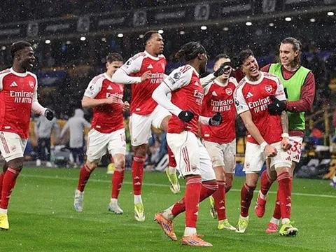 Van der Vaart chê Arsenal thiếu cầu thủ đẳng cấp thế giới