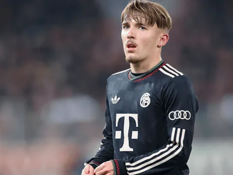 Arsenal muốn cuỗm "viên ngọc" Lennart Karl khỏi Bayern