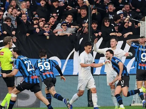 Atalanta ngược dòng hạ Napoli 2-1 đầy kịch tính