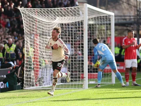 Lý do VAR từ chối bàn thắng của Mac Allister