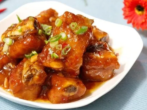 Thả thứ này vào ướp sườn xào chua ngọt: Thịt mềm tan, không lo khô dai