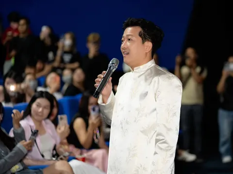 Trường Giang được khán giả tặng "10 cây vàng"