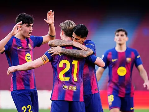 Vùi dập Levante, Barca đoạt lại ngôi đầu La Liga