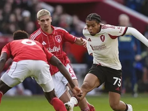 Sturridge khen ngợi sự bùng nổ của sao trẻ Rio Ngumoha