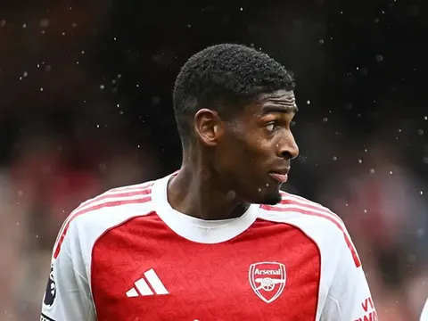 Fan Arsenal phát cuồng vì tốc độ của Mosquera