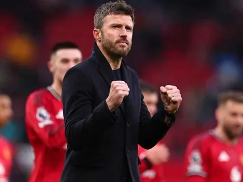 Man Utd áp sát Top 4, HLV Carrick lập tức cảnh báo học trò