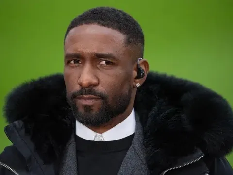 Defoe bác bỏ viễn cảnh Tottenham xuống hạng