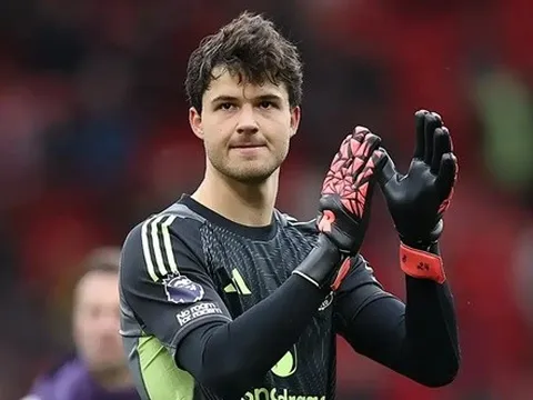 Lammens tuyên bố MU nợ CĐV màn phục hận Everton