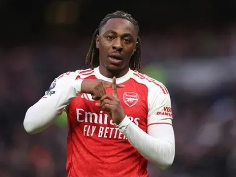 Siêu máy tính chọn Arsenal vô địch, Tottenham lo trụ hạng