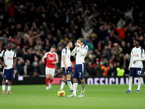 Tottenham xuống hạng không còn là viễn cảnh xa vời