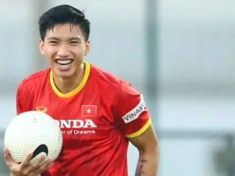 Báo Indonesia dự đoán ông Kim dùng cả Văn Hậu và Quang Vinh