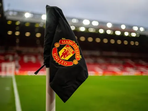 Tiết lộ vụ Man Utd chốt ghế HLV trưởng chỉ sau bữa tối