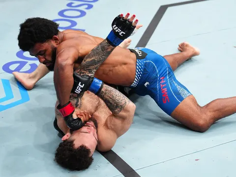 Jacobe Smith knockout tàn bạo đối thủ, nối dài mạch bất bại và gửi lời thách đấu đến Kevin Holland