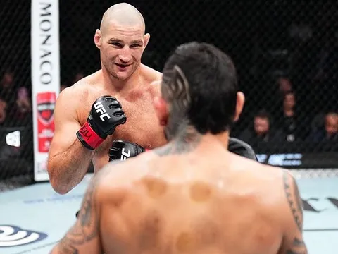 Sean Strickland tố cáo HLV đối thủ 'dụ dỗ trẻ vị thành niên', UFC vội vã cắt sóng họp báo